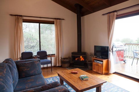 Geebung Cottage - Tourism Hervey Bay 3