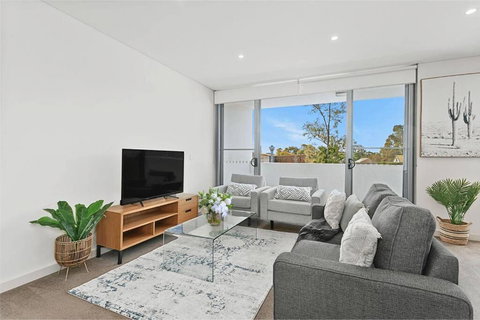 GLAD3 Gladesville Getaway Bright & Contemporary - Hervey Bay Accommodation 0