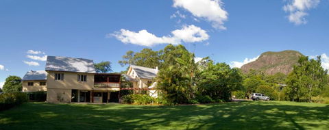 Glass House Mountains Ecolodge - Tourism Hervey Bay 1