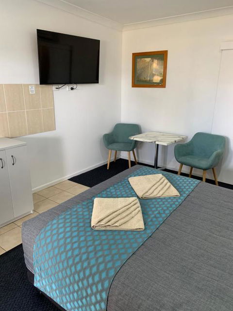 Glen Innes Motel - Hervey Bay Accommodation 1