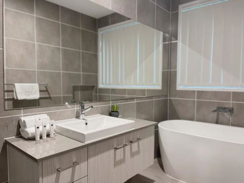 Gold Coast Oasis Villa At Coomera - Tourism Hervey Bay 4