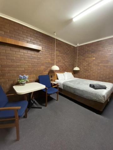 Golden West Motor Inn - Hervey Bay Accommodation 3