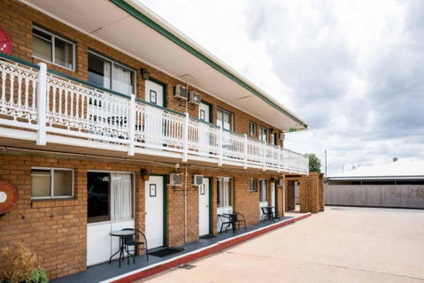 Grand Hotel Motel - Hervey Bay Accommodation 0