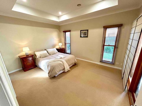 Grand Retreat In Peaceful Street - Hervey Bay Accommodation 3
