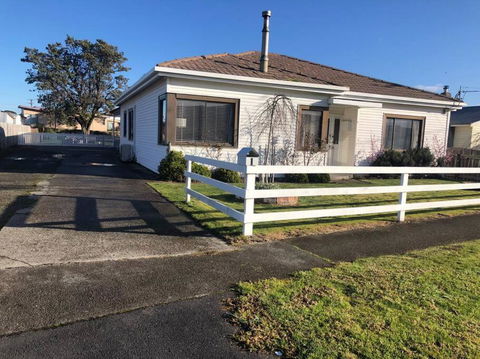 Guesthouse On Grant Street - Hervey Bay Accommodation 2