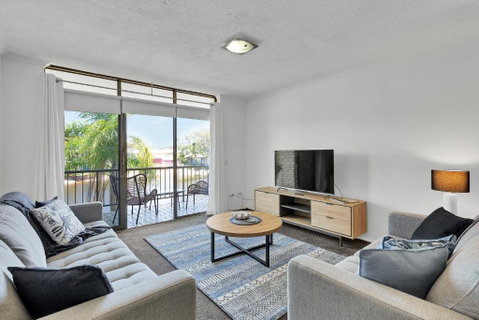 HACIENDA- CANAL VIEWS AND COMFORT - Tourism Hervey Bay 2