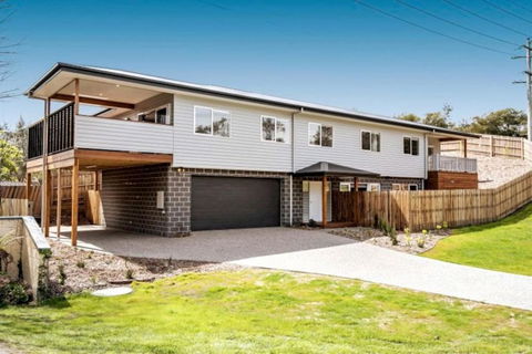 HALE KUPA Rye Beach House Spa Table Tennis - Tourism Hervey Bay 1