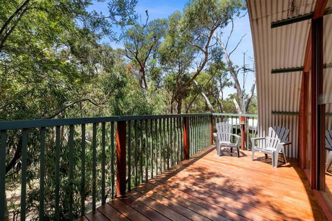 Halls Gap Hideaway - Hervey Bay Accommodation 0