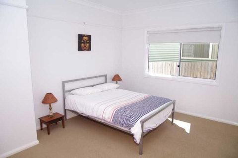 Hampstead, 32 Main Street - Hervey Bay Accommodation 2