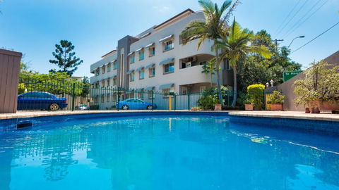 Hampton Court Apartments - Hervey Bay Accommodation 0