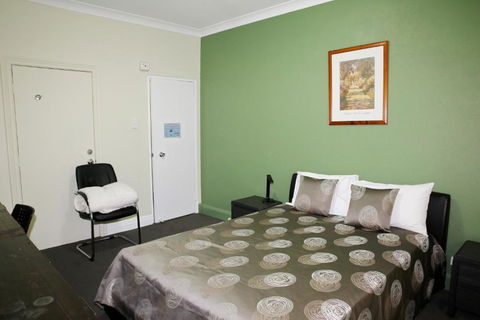 Hampton Court Apartments - Hervey Bay Accommodation 1