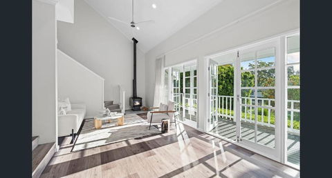 Hamptons Beach House - Hervey Bay Accommodation 0