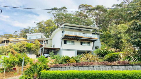 Hamptons By The Bay - Hervey Bay Accommodation 1