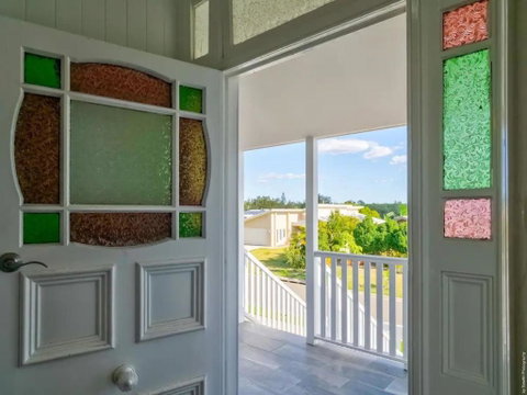 Hamptons House - Hervey Bay Accommodation 1