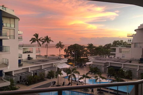 Hamptons Meets Hervey Bay In Upmarket Resort - Ocean Views - Hervey Bay Accommodation 1