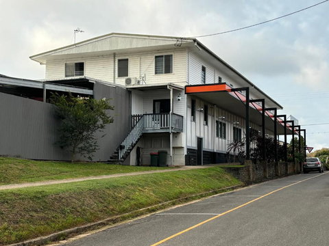 Herberton Townhouse - Hervey Bay Accommodation 2