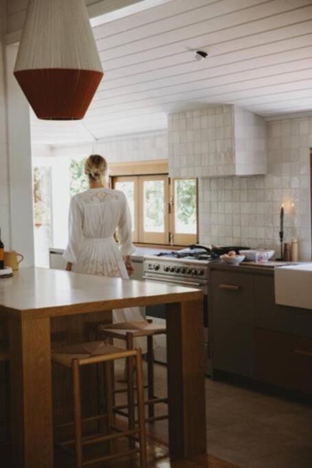 Herrings House, An Iconic Designer Nature Retreat - Hervey Bay Accommodation 3