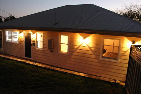 Hill Cottage Hahndorf - Hervey Bay Accommodation 1
