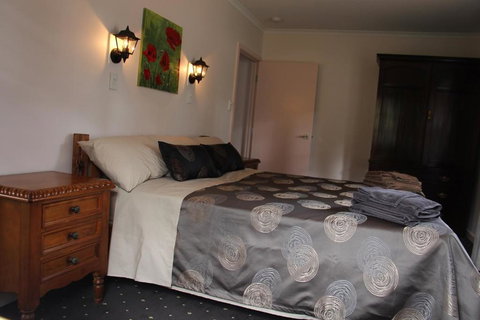 Hill Cottage Hahndorf - Hervey Bay Accommodation 2