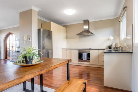 Inner City Pad Indooroopilly - Hervey Bay Accommodation 2