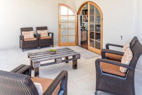 Inner City Pad Indooroopilly - Hervey Bay Accommodation 3