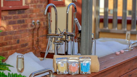 Hotel Corones - Hervey Bay Accommodation 3