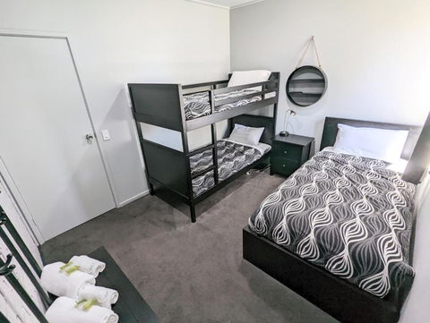 Homestead Motor Inn & Apartments - Hervey Bay Accommodation 2