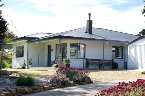Hoopers Cottage - Tourism Hervey Bay 0