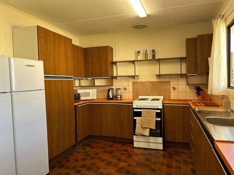 House By The Vines - Tourism Hervey Bay 3