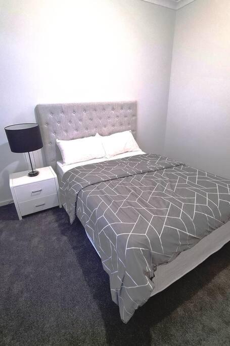 House Near The Lake Hosted By Rani - Hervey Bay Accommodation 2