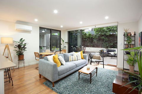 Huge 3 Bed Camperdown Garden Apt W Parking Aircon - Hervey Bay Accommodation 0