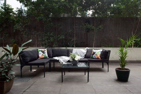 Huge 3 Bed Camperdown Garden Apt W Parking Aircon - Hervey Bay Accommodation 1