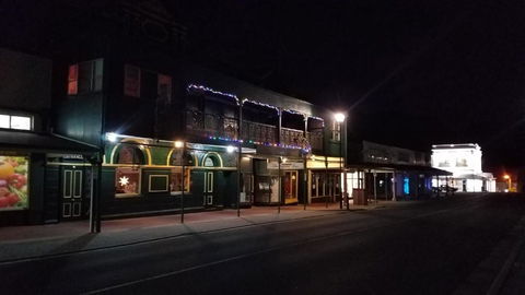 Hunters Hotel - Tourism Hervey Bay 1