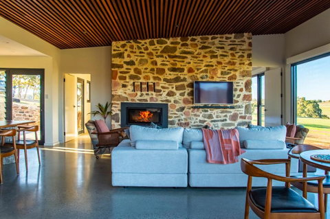 Hutton Vale Farm JHA Stone Cellar - Hervey Bay Accommodation 3