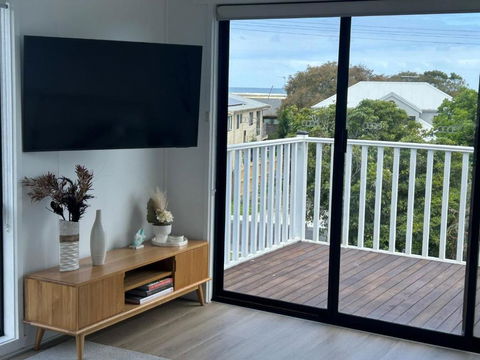 Iconic Beach House On Bruce - Hervey Bay Accommodation 2