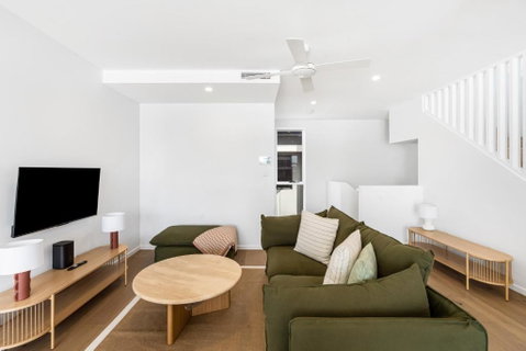 Iconic Burleigh Heads Luxury Villa - Hervey Bay Accommodation 3