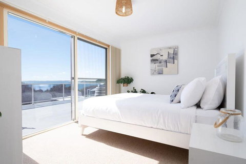 Idyllic Weymouth Retreat With Ocean Views - Hervey Bay Accommodation 3