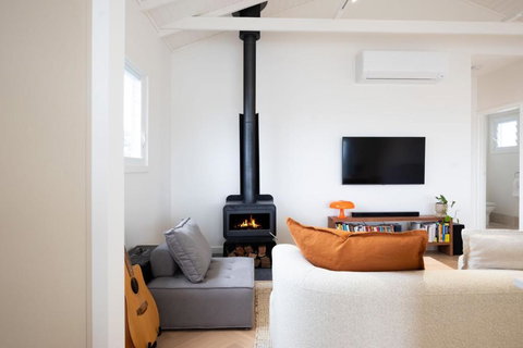 Igloo - Whole House - Hervey Bay Accommodation 1