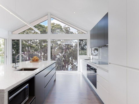 Iluka Stunning Air Conditioned House With WI FI And Water Views - Hervey Bay Accommodation 2