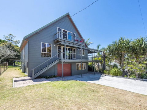 Ilukaholic - Hervey Bay Accommodation 0