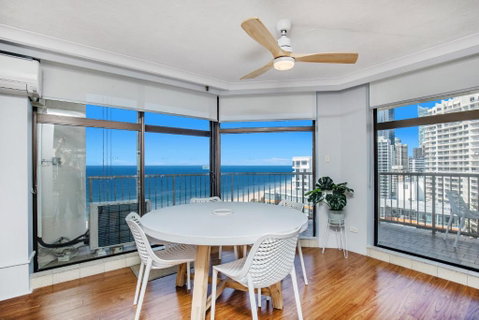 Imperial Surf Private Apartment - Hervey Bay Accommodation 3