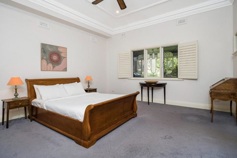 Incredible 3-Bed Renovated Home With Huge Garden - Hervey Bay Accommodation 1