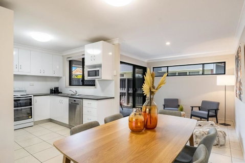 Indah - Lennox Head - Hervey Bay Accommodation 2