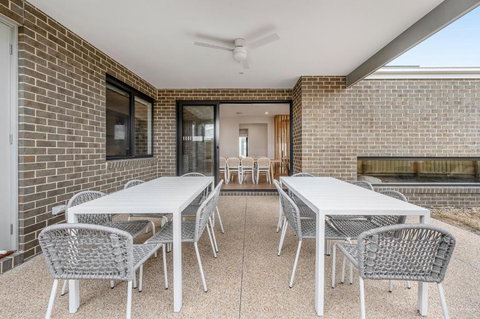 Indented Heads Beach House - Hervey Bay Accommodation 2