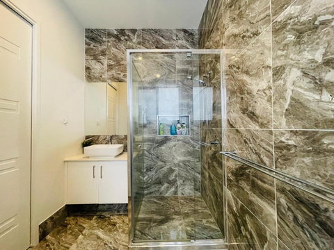 Independent Room With Onsuite And Small Kitchen - Hervey Bay Accommodation 2