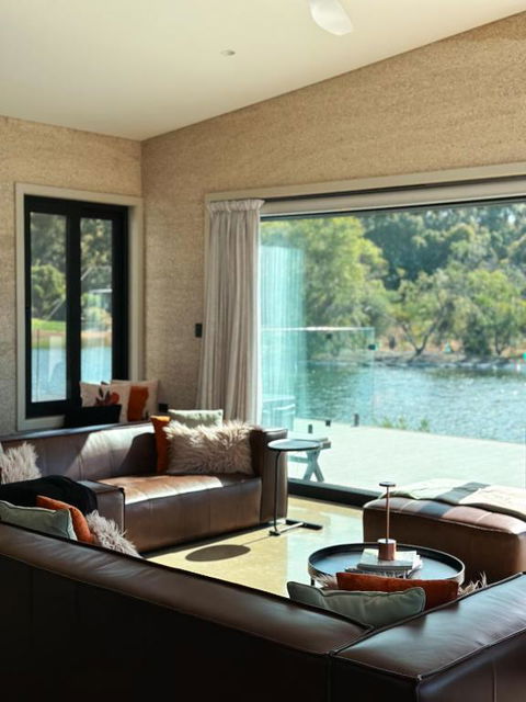 INDICA HEMP HOUSE - Multi Award Winning-Luxury-Eco Designed House-lake Views-hot Tub-Cinema - Hervey Bay Accommodation 2
