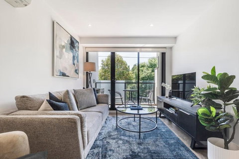 Indigo Breeze - Explore The Heart Of North Melbourne - Hervey Bay Accommodation 0