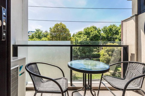 Indigo Breeze - Explore The Heart Of North Melbourne - Hervey Bay Accommodation 2