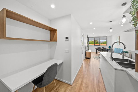 Indoor Pool Gym: Modern Hideout 12-Min From CBD - Hervey Bay Accommodation 3