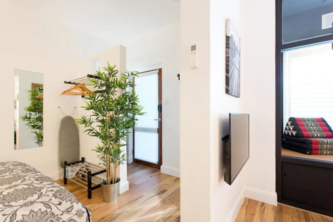 Industrial Central Apartment - Shop 8 - Hervey Bay Accommodation 3